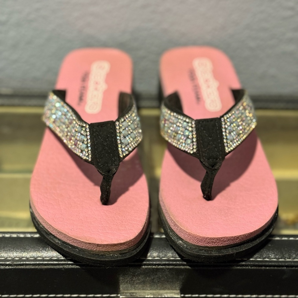 Skechers Pink and Black Kids Flip Flops with light up lights.
